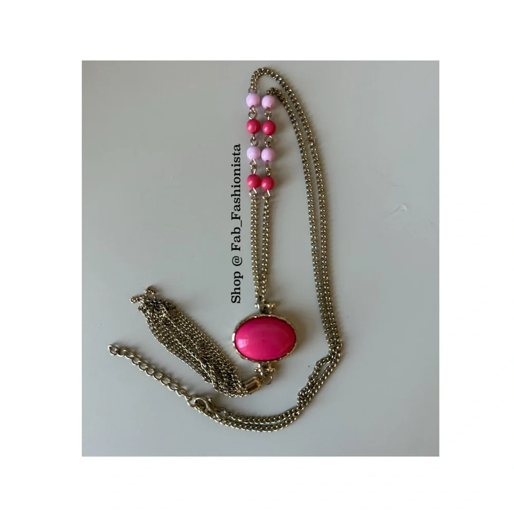 🛍️ Coral tassel necklace